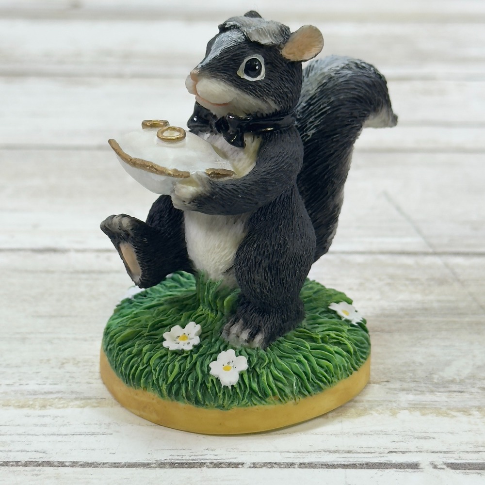 CHARMING TAILS THE RING BEARER New in Box #82/104 Retired Collectible